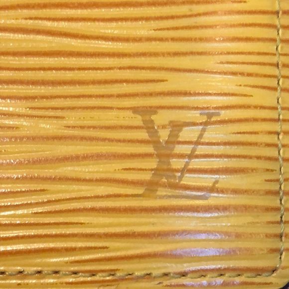 LOUIS VUITTON Epi Yellow Agenda Binder Passport Holder Credit Card Wallet - Picture 5 of 17